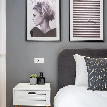 Relax In Piata Universitatii * Bucharest