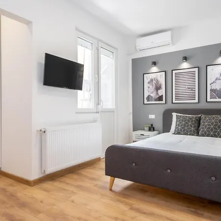 Relax In Piata Universitatii Apartamento *