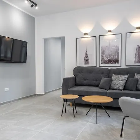 Relax In Piata Universitatii * Бухарест